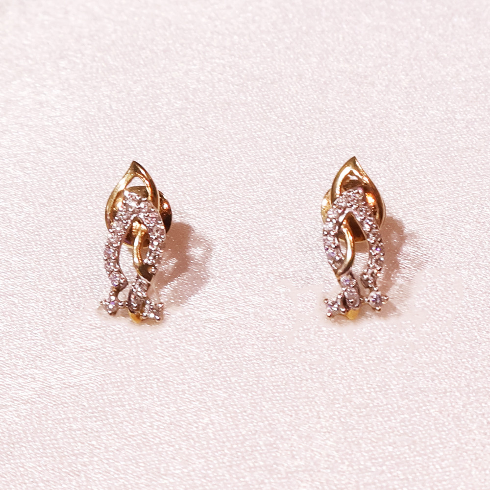 DIAMOND STUD